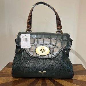 Coach Blake Flap Pebble Leather Green Embossed w/ tags not attached
